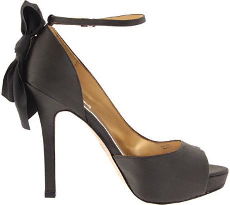 badgley mischka grey shoes