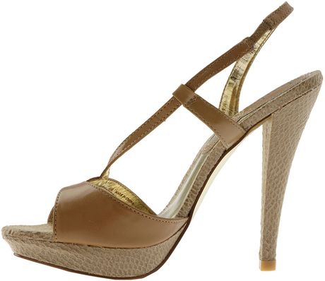 Charles By Charles David Anise Sandal in Brown (camel) | Lyst
