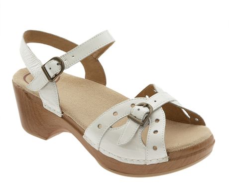 Dansko Sissy Sandal in White (white crinkle patent) | Lyst