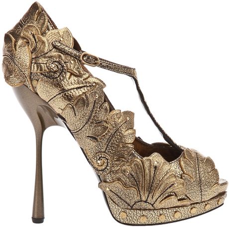 Alexander Mcqueen Leaf Platform Shoe in Gold | Lyst