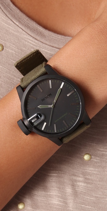 nixon chronicle watch