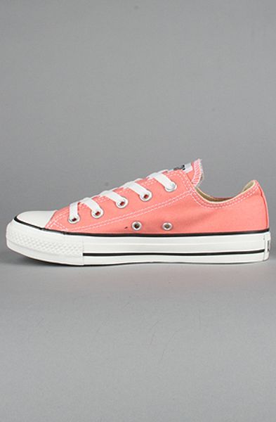 Converse The Chuck Taylor All Star Specialty Lo Sneaker in Living Coral ...