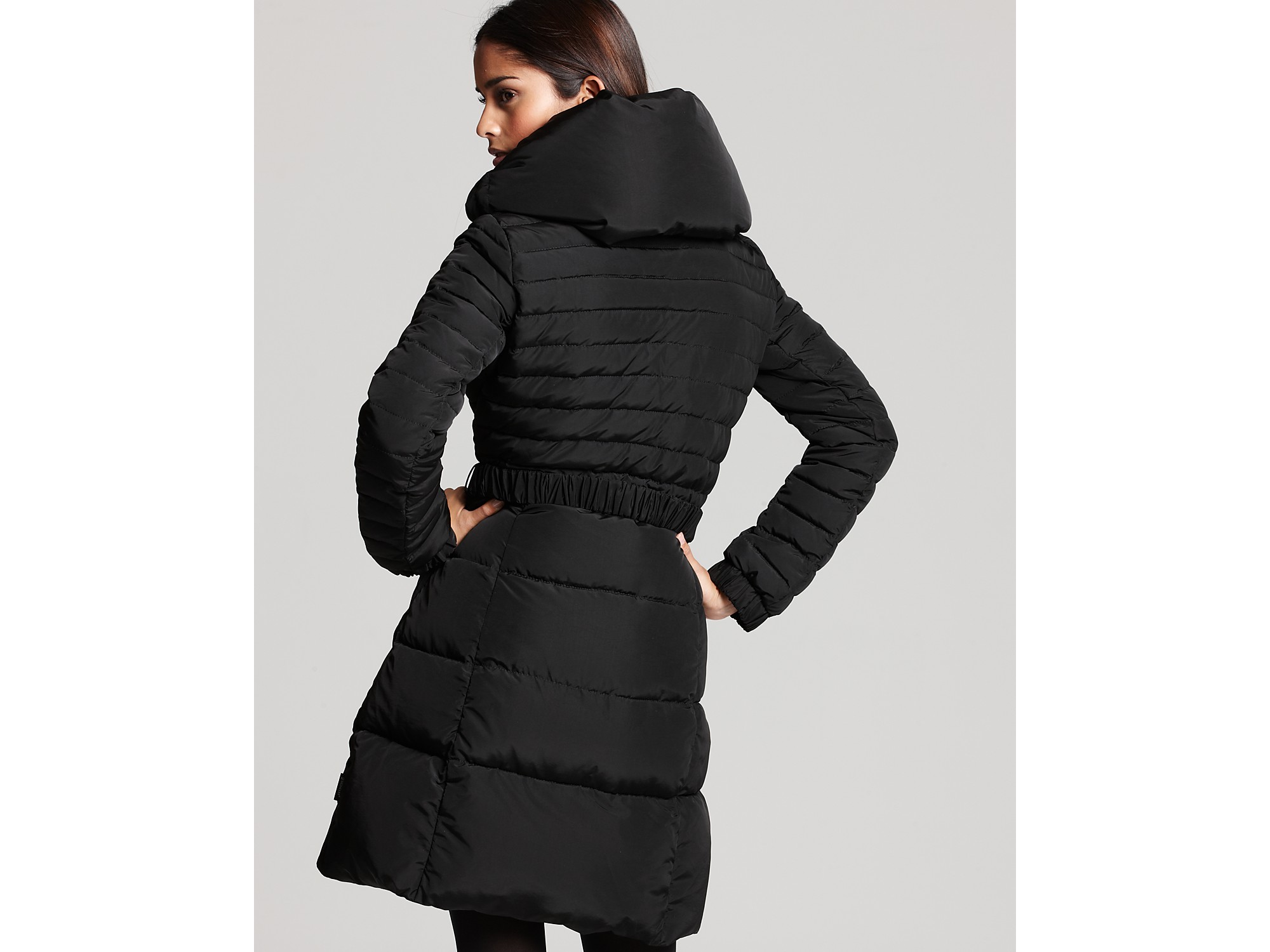 Moncler Belted Puffer Coat in Black - Lyst
