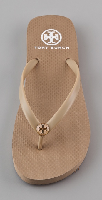 Tory Burch Thin Flip Flops in Natural | Lyst
