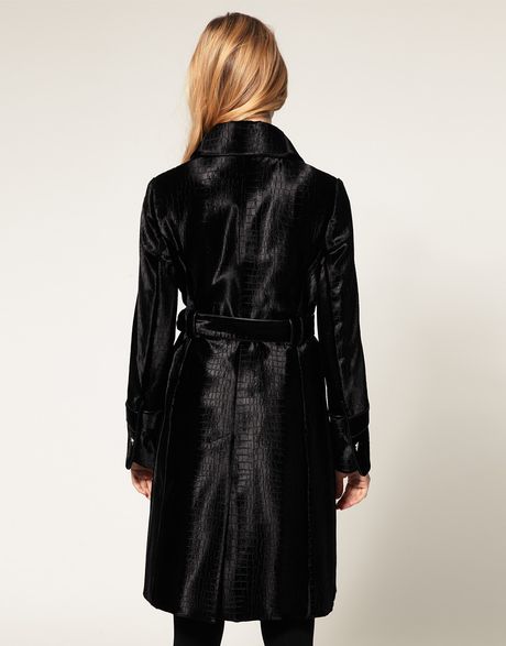 Karen Millen Glamorous Pony Coat in Black | Lyst