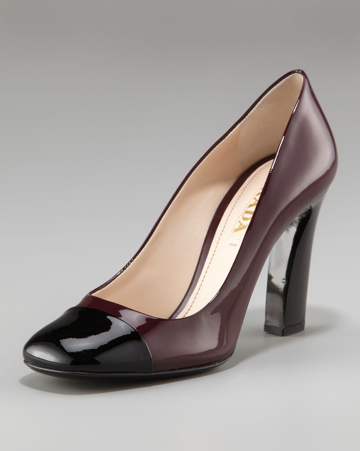 square toe pump