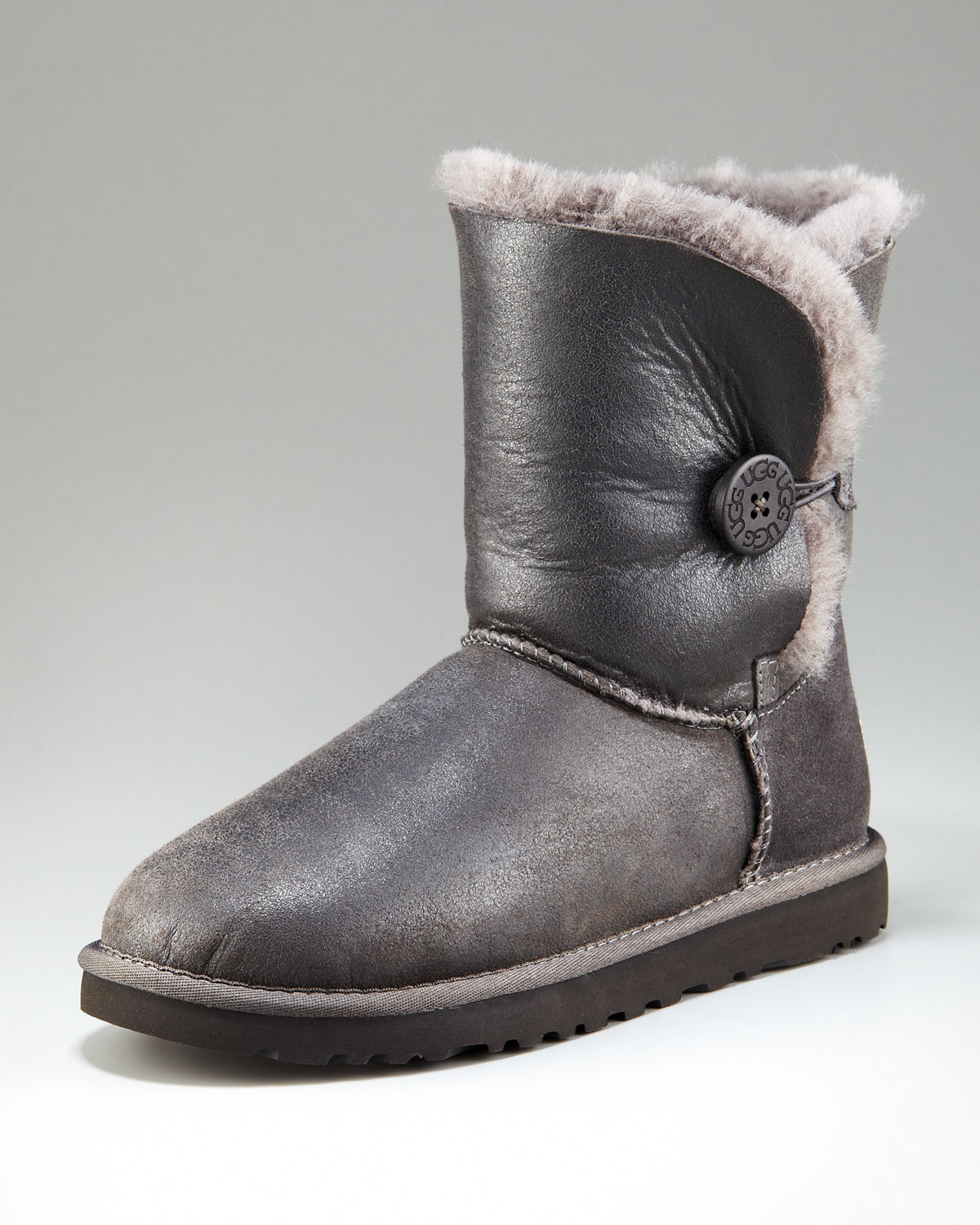 bailey button bomber ugg boots