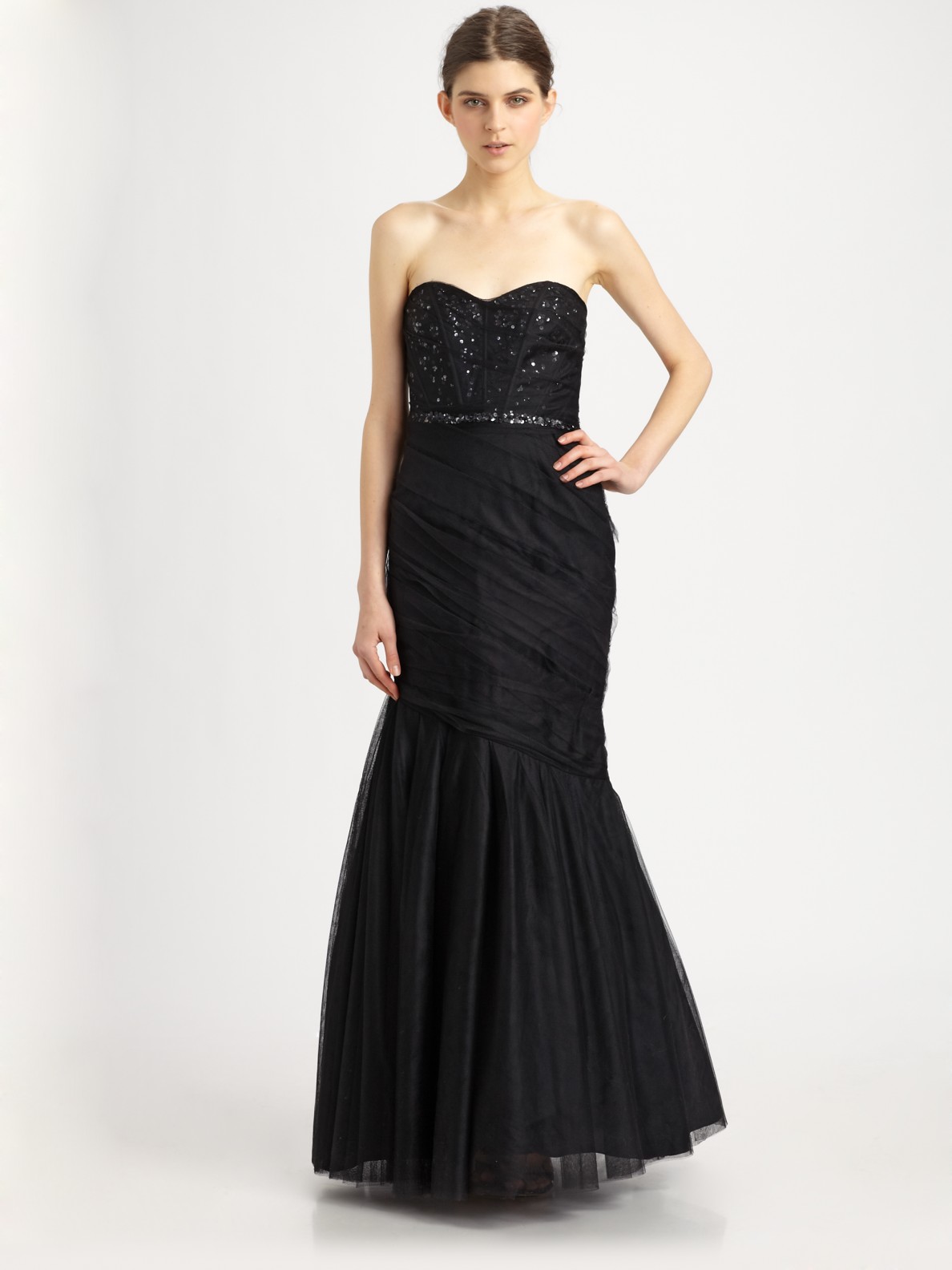 monique lhuillier strapless gown