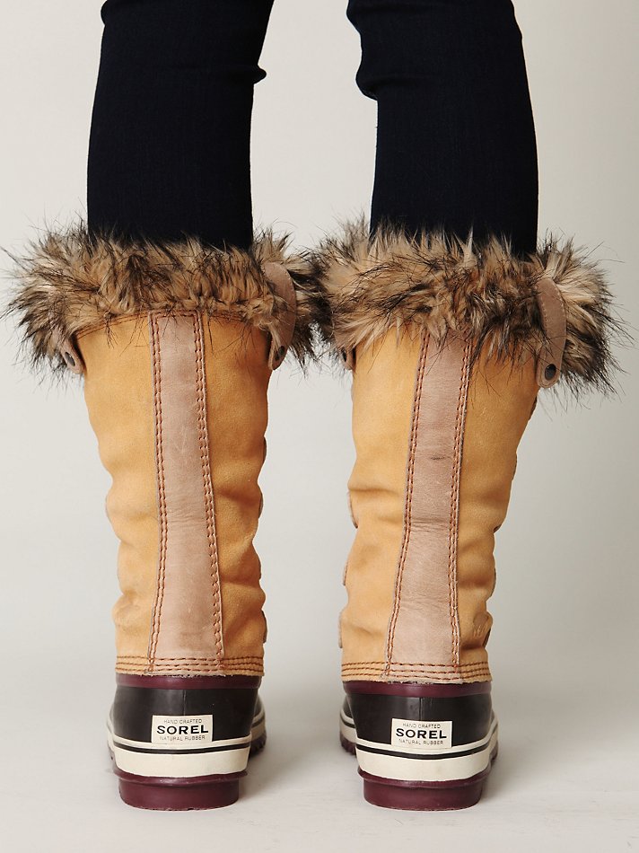 sorel joan of arctic tan