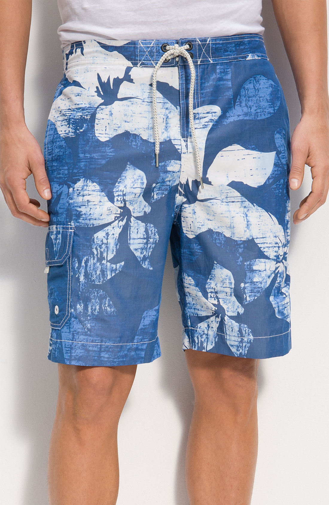 Tommy Bahama Hibiscus Heat Swim Shorts in Blue for Men (dockside blue ...
