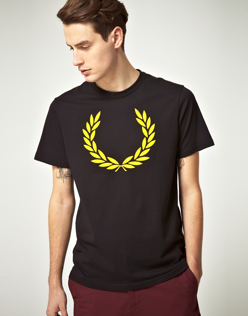 Fred Perry Fred Perry Laurel Print Tshirt in Black for Men - Lyst