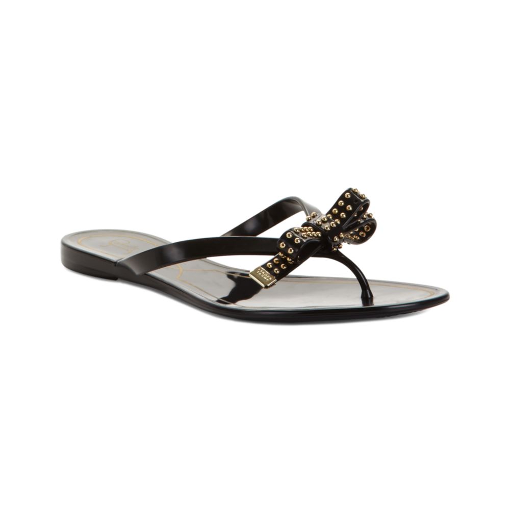 ivanka trump flip flops