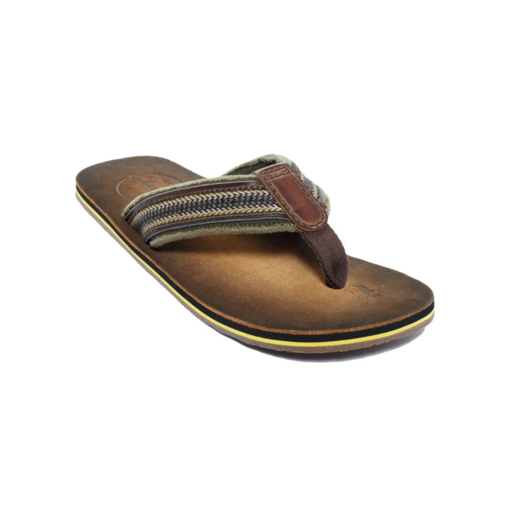 Clarks Cayo Fabric Thong Sandals in 