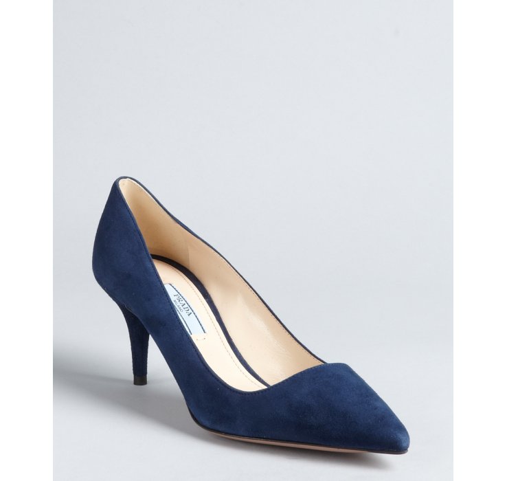 navy blue pointed toe shoes