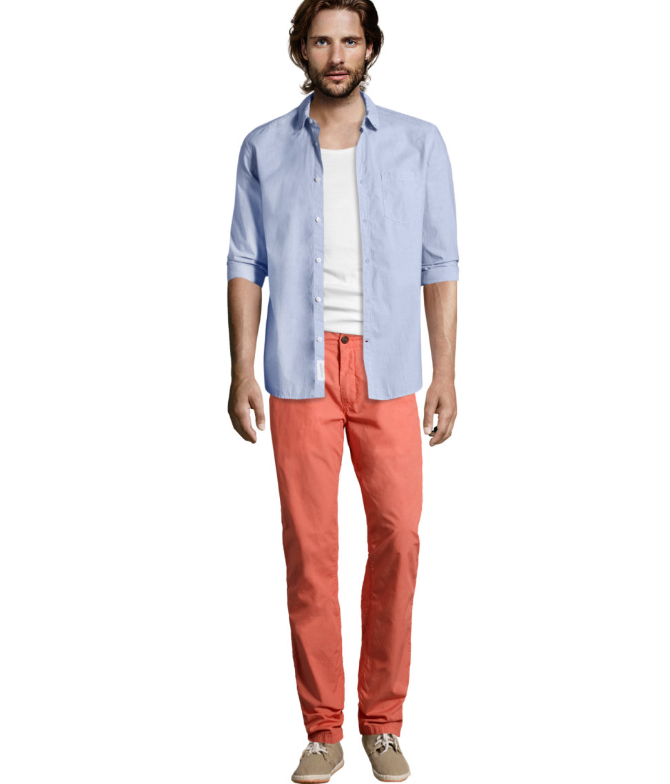 Salmon colored pants for men Case in point: The extremely common salmon-colored shorts that are reminiscent of the East Coast classic Nantucket Reds. They're not the Reds though, merely pretenders to the throne. And that would be fine, but there's a problem: salmon-colored shorts literally everywhere. On every street in every store and restaurant, it's hard to escape the sight of them, almost always paired with a navy T-shirt for the most .