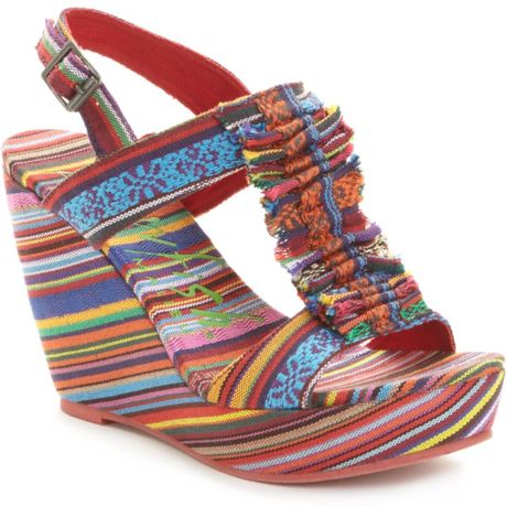 Mia Timo Wedge Sandals in Multicolor (red print) | Lyst