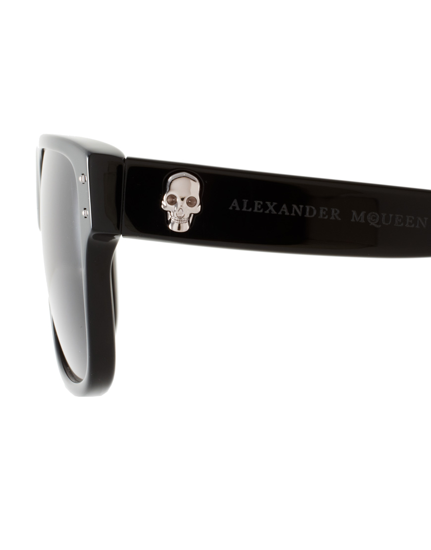 black alexander mcqueen skull wayfarer sunglasses
