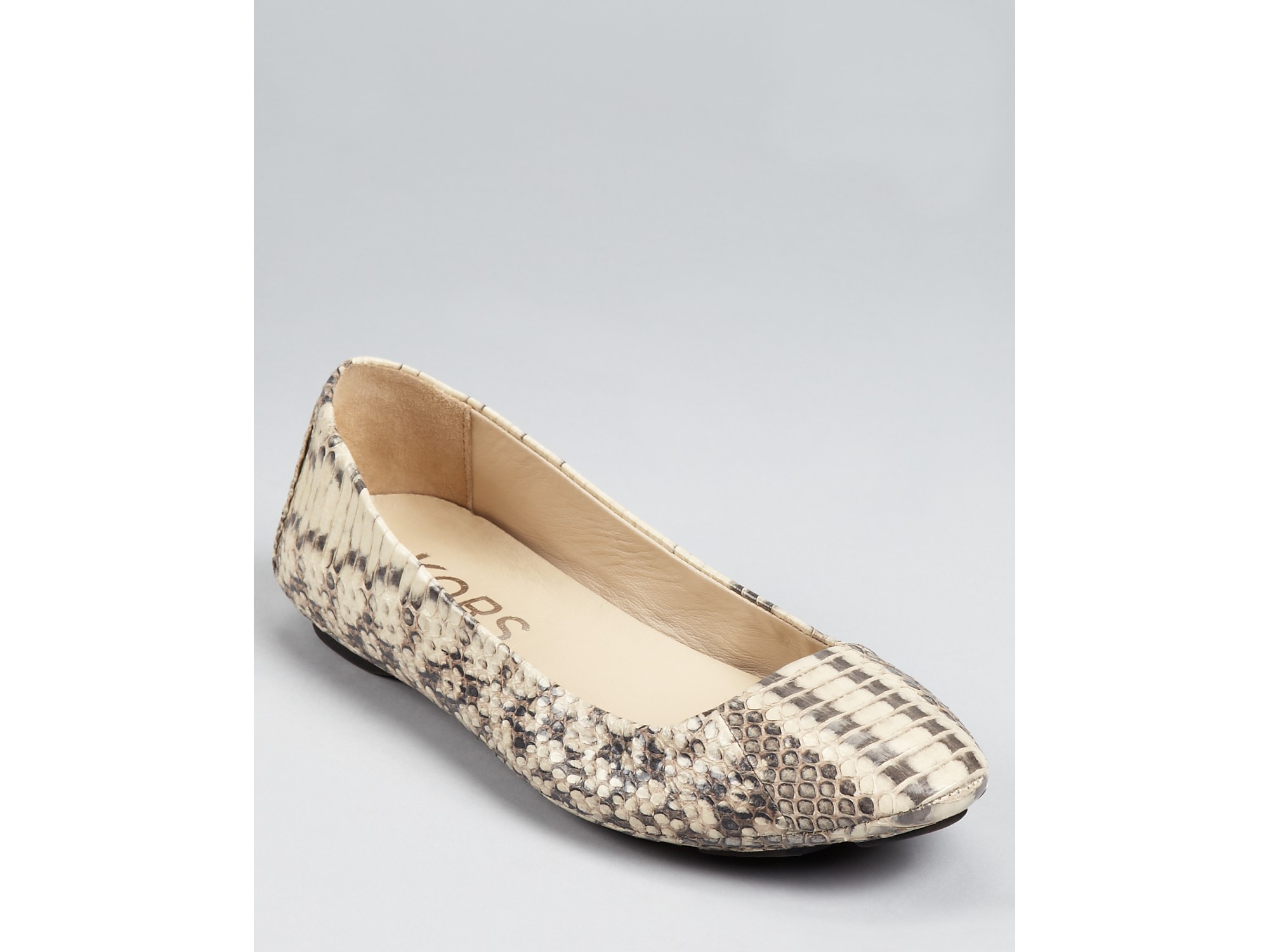 kors flats