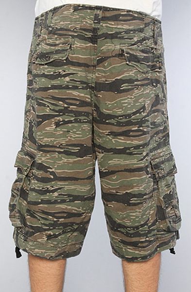 Rothco The Tiger Stripe Camo Vintage Infantry Utility Shorts in Green ...