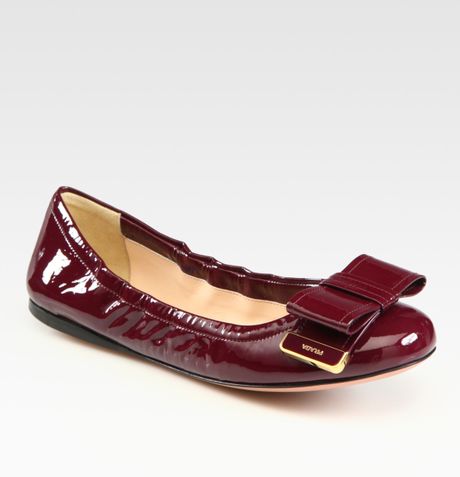 Prada Patent Leather Bow Ballet Flats in Brown (cherry) | Lyst