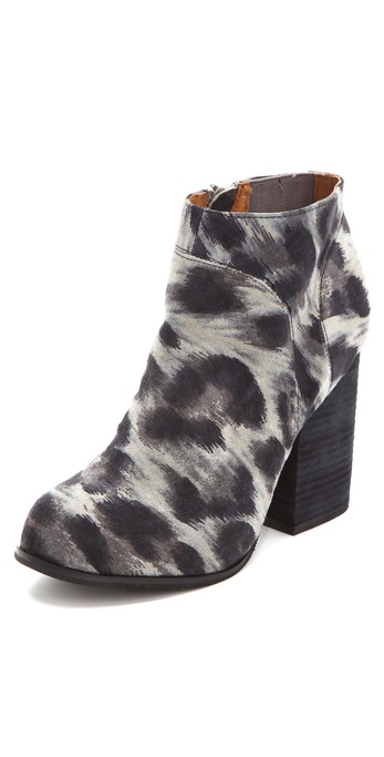 Jeffrey Campbell Hanger Suede Snow 