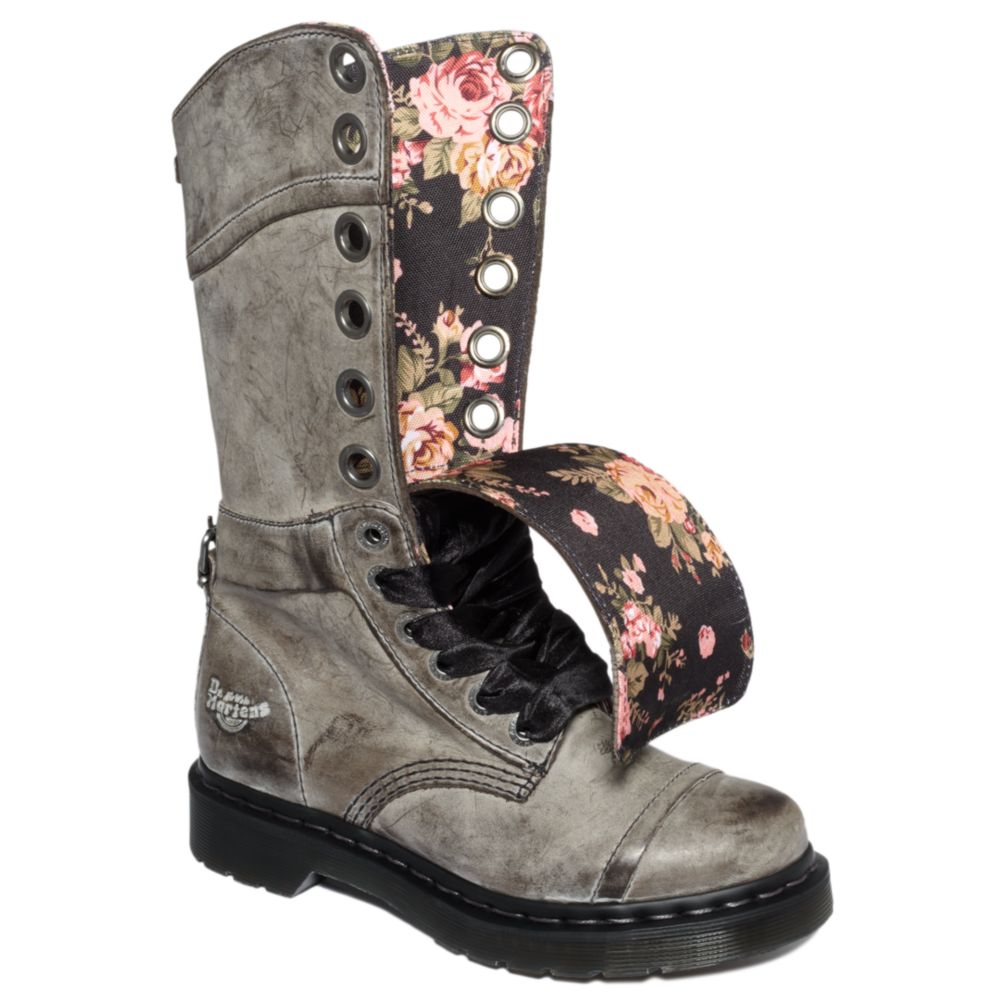 doc marten triumph boots