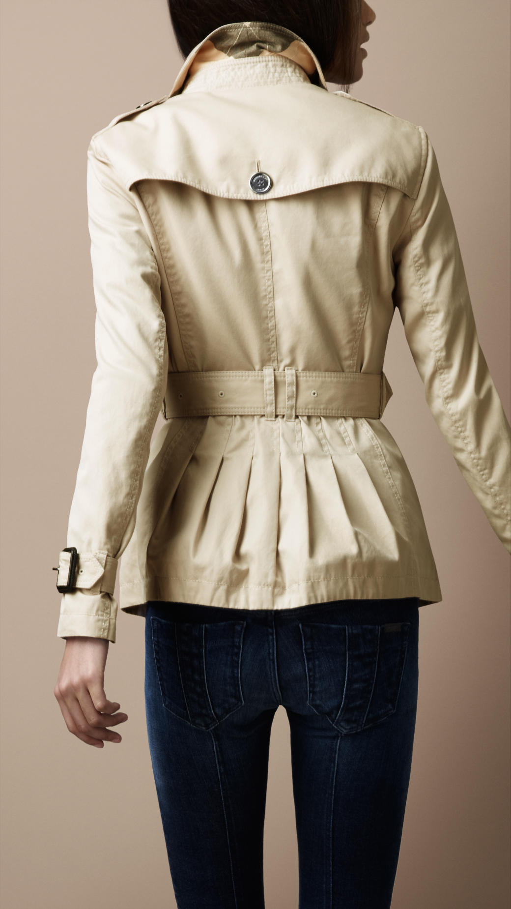 Burberry Brit Short Cotton Gabardine Pin Tuck Trench Coat in Natural | Lyst