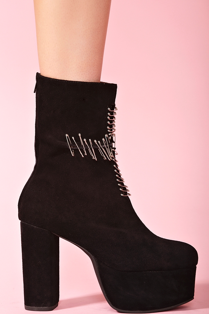 men all terrain crocs