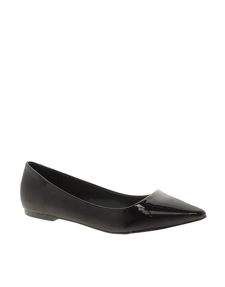 Carvela kurt geiger Hannah Pointed Flat Shoes in Black | Lyst