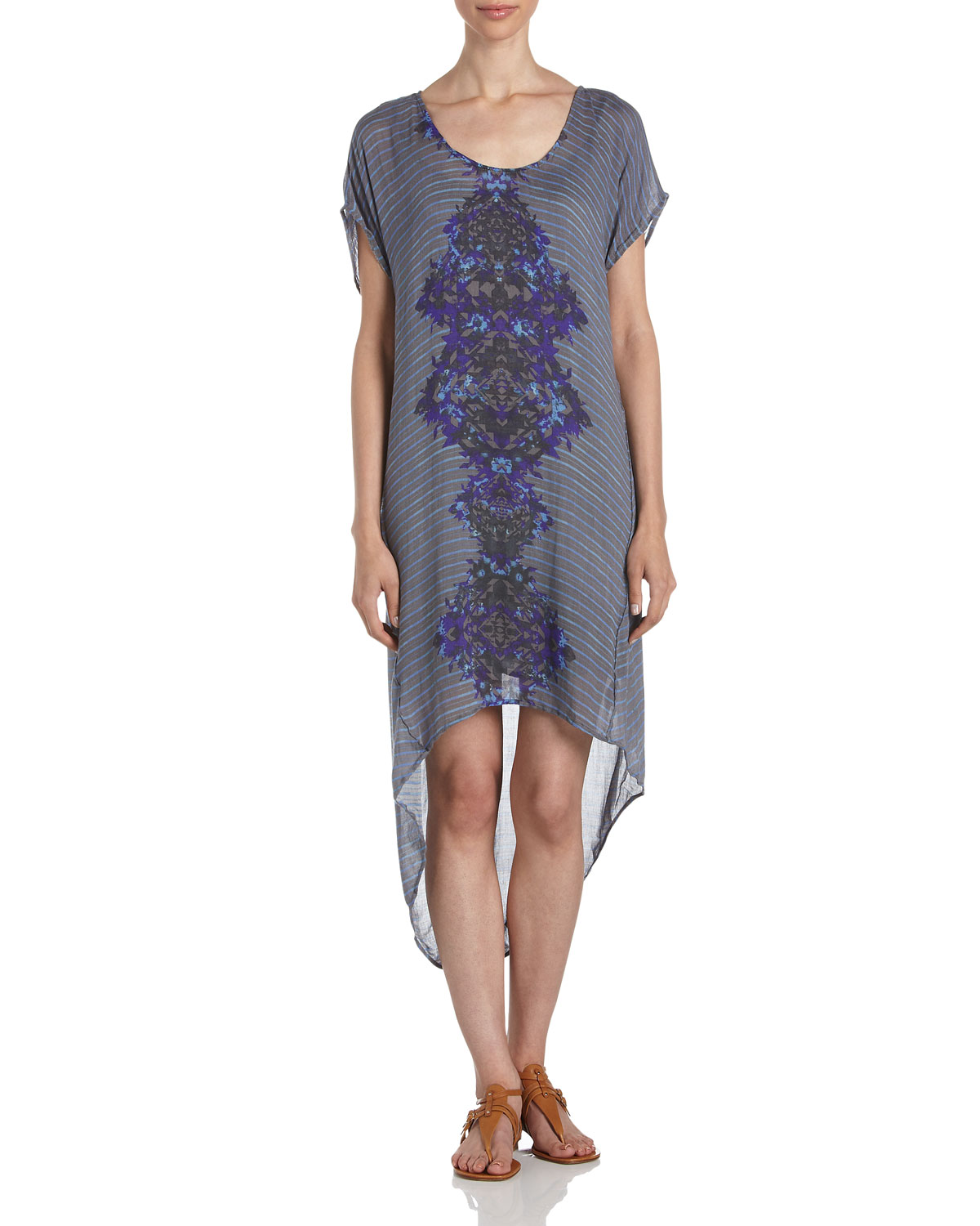 Blue tribal print dress Prints such as a palm print dress and a flower print dress are also lovely flora for your wardrobe. Spicing up your look with fuana can also be a good way to go. A cheetah print dress, zebra print dress, bird print dress, and tiger print dress are all classy.