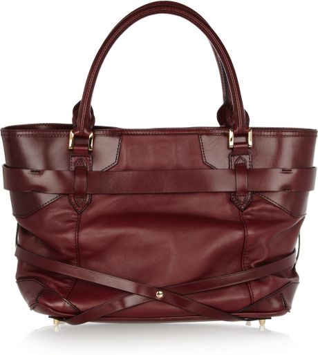 Burberry Buckle Embellished Leather Tote in Red | Lyst