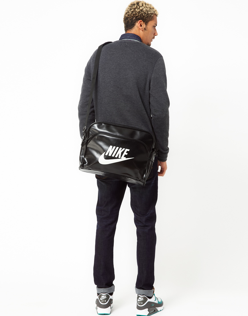 club Gran universo Hija Nike Heritage Messenger Bag in Black for Men | Lyst
