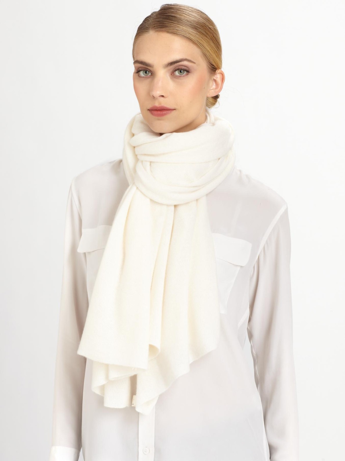 White + Warren Travel Oversize Cashmere Scarf in White - Lyst