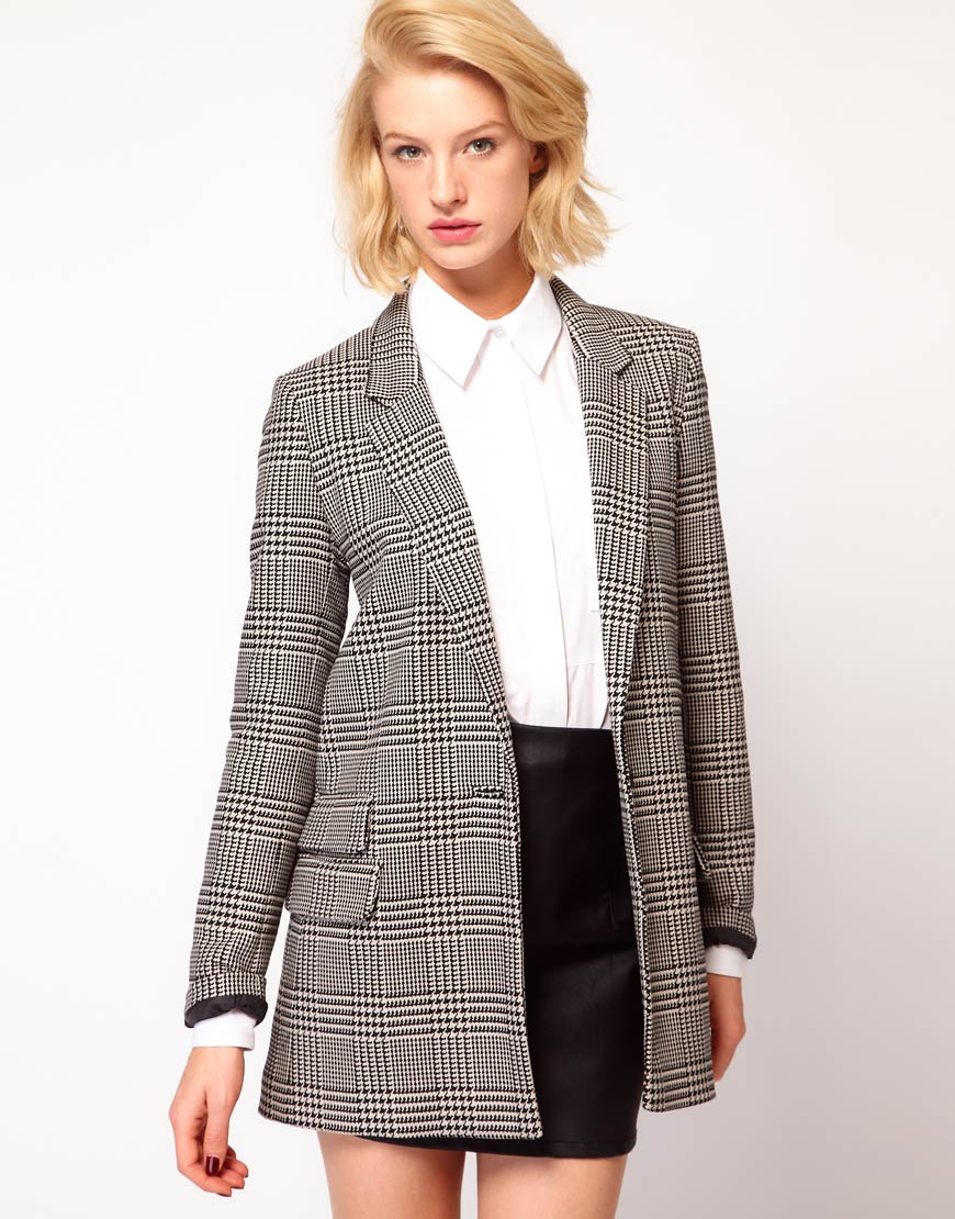 Narrow Choices Burberry Women 6, Items Known for the classic trench coat and a signature check that’s recognized the world over, Burberry has been creating understated luxury for over years.