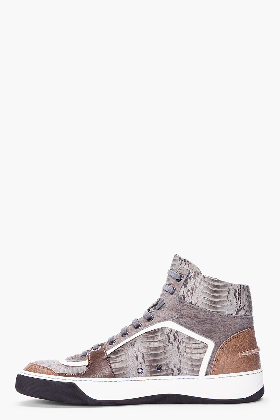 Brown round toe boots Brown round toe boots