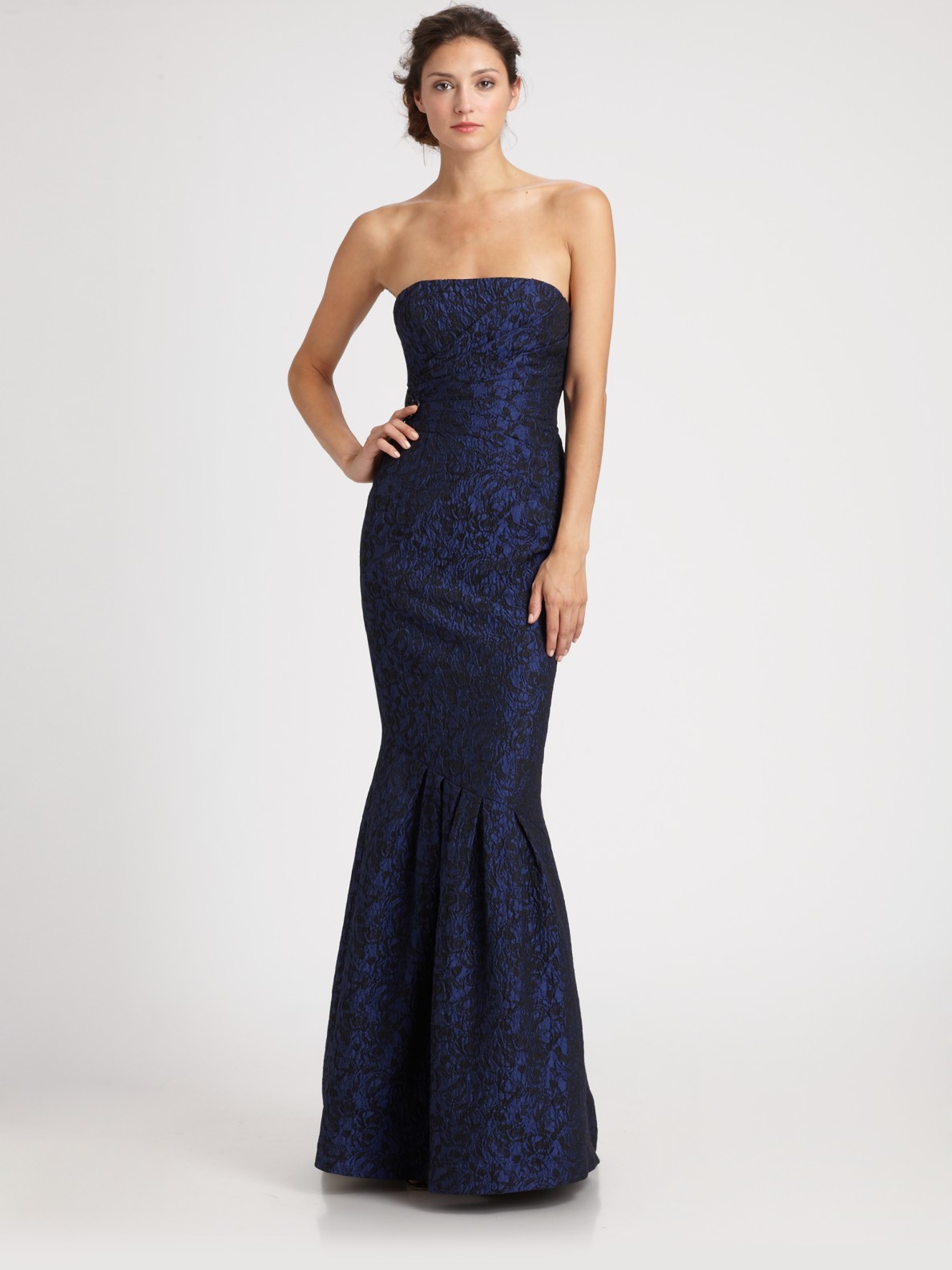 monique lhuillier navy gown