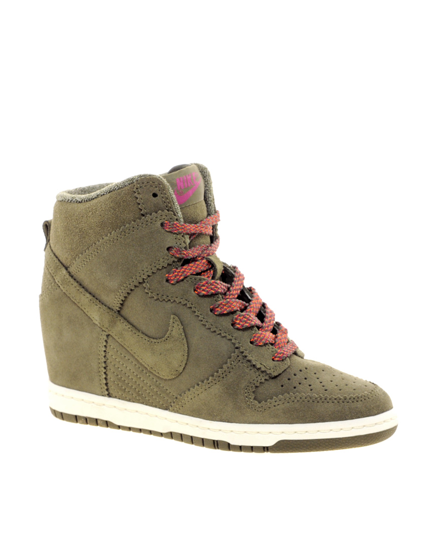 selva salud Curso de colisión Nike Dunk Sky High Olive Wedge Trainers in Natural | Lyst