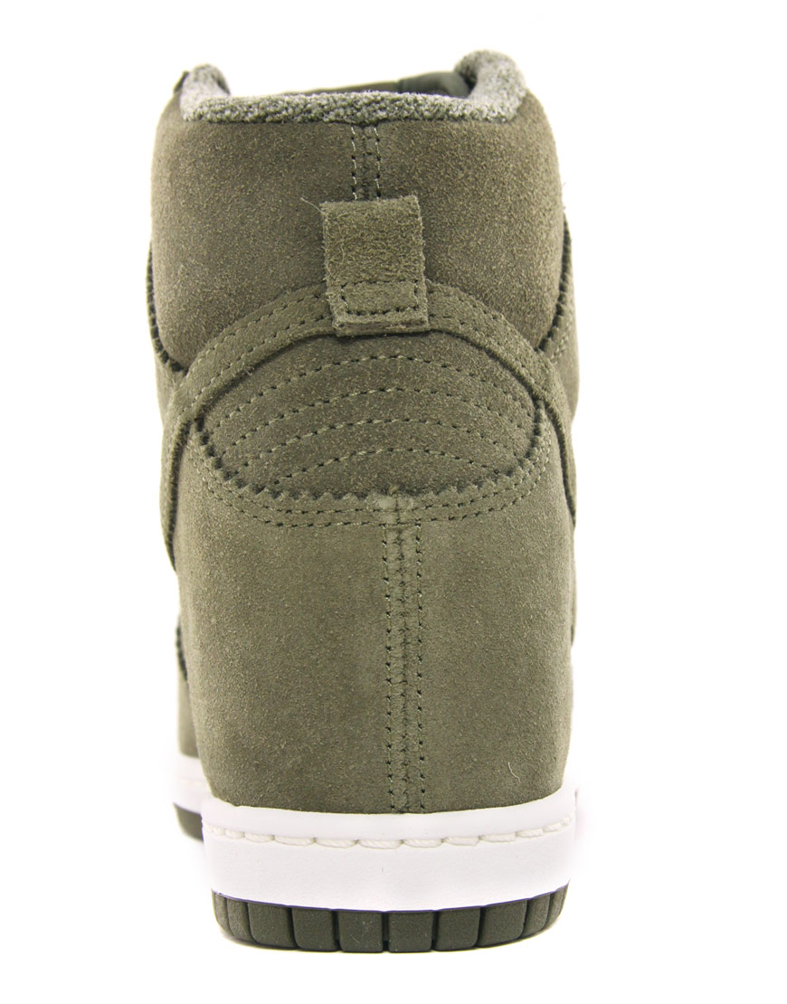 selva salud Curso de colisión Nike Dunk Sky High Olive Wedge Trainers in Natural | Lyst