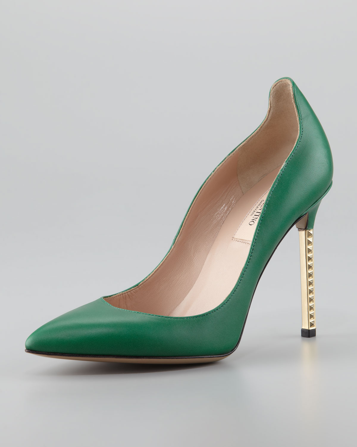 vala stud heel