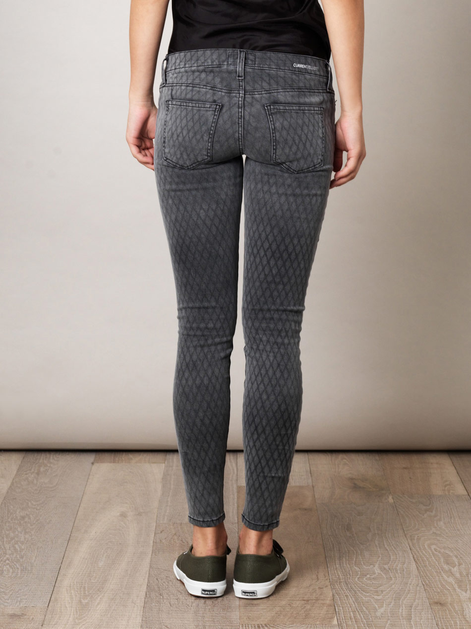 skinny jeans with fishnets