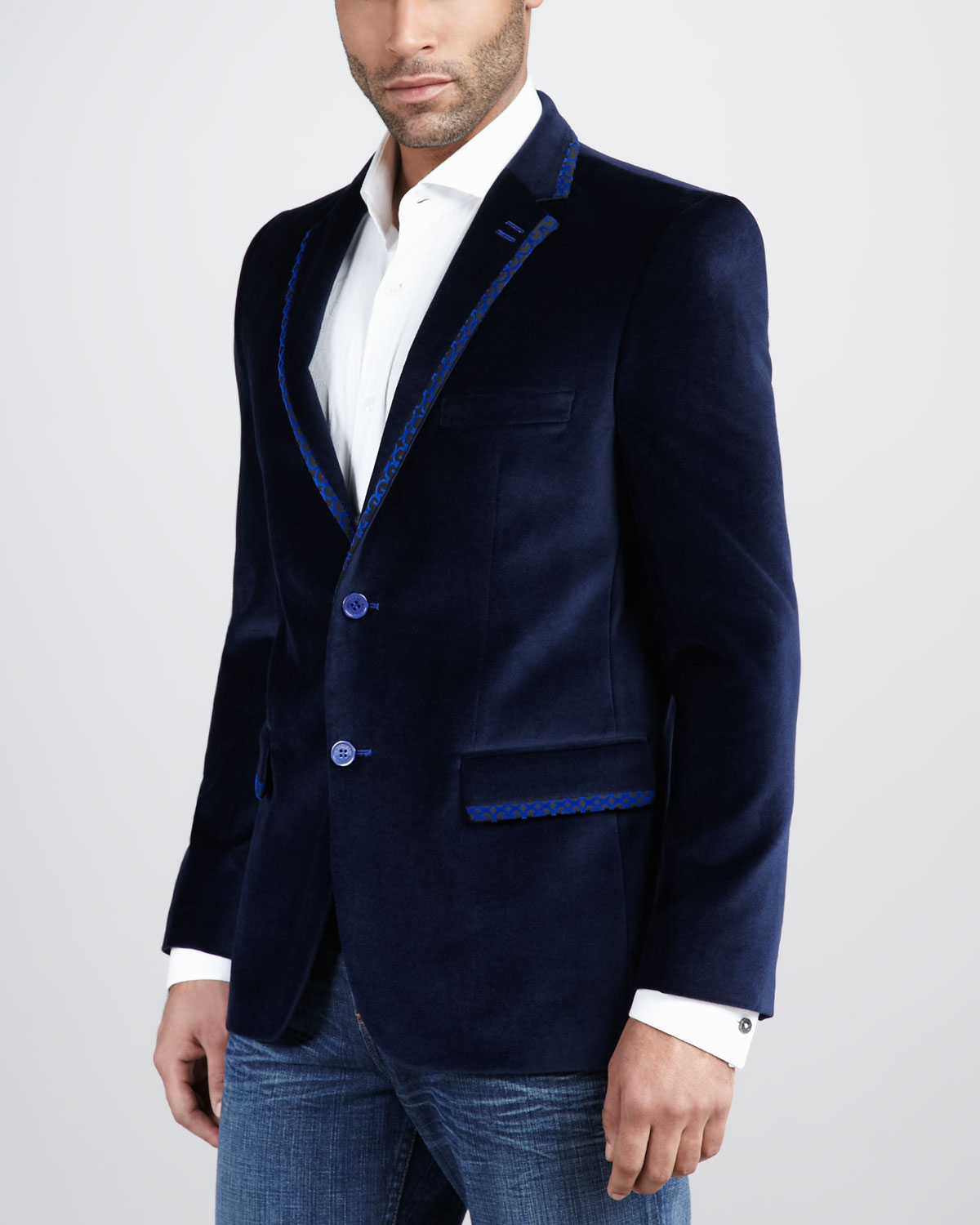Men’s Velvet Sport Coat & Velvet Sport Jacket A well-crafted blazer can easily take you from a business meeting to a date to a night out with your friends, and the men’s velvet blazer has established an excellent reputation.