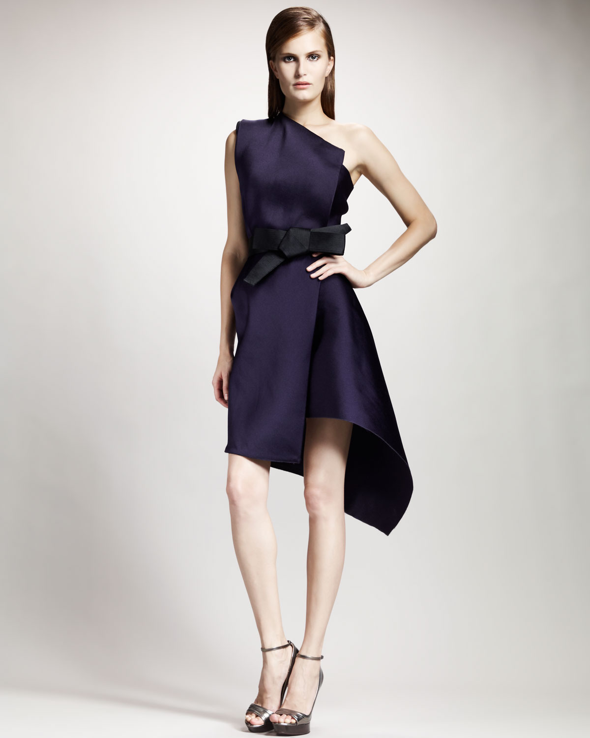 Editors Choice If designer/ high street collaborations are the new black, Lanvin's effort for H&M is the new-new thritingetqay.cf the full new range unveils this morning with an arresting lookbook, tongues are wagging.