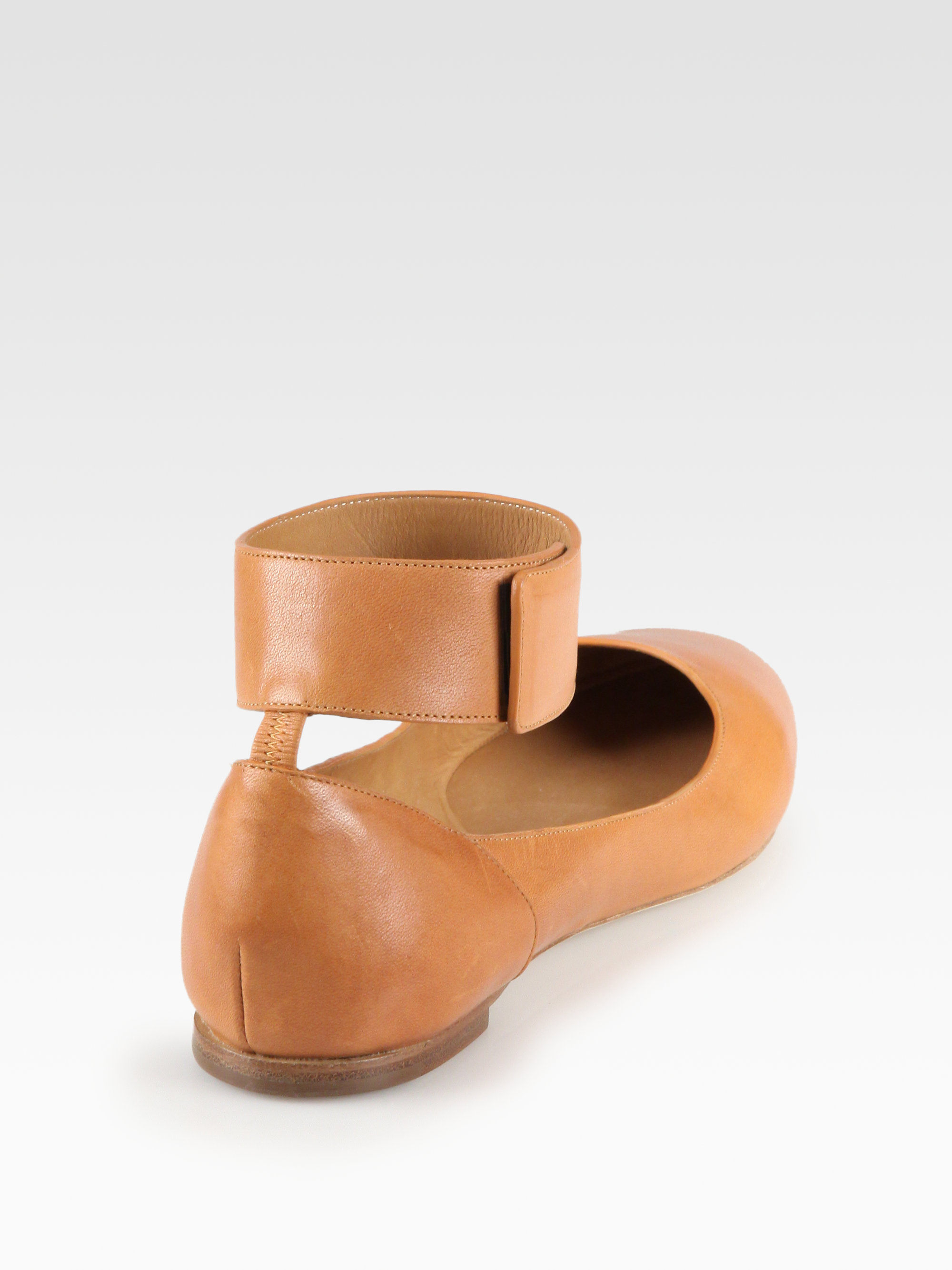 Chloé Leather Ankle Strap Ballet Flats in Brown | Lyst