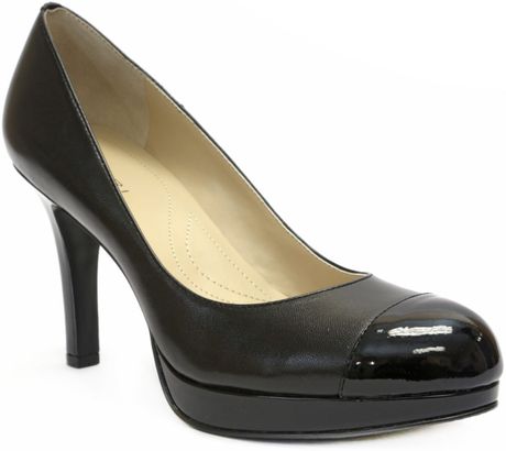 Tahari Laura Leather Patent Leather Pumps in Black (black leather) | Lyst