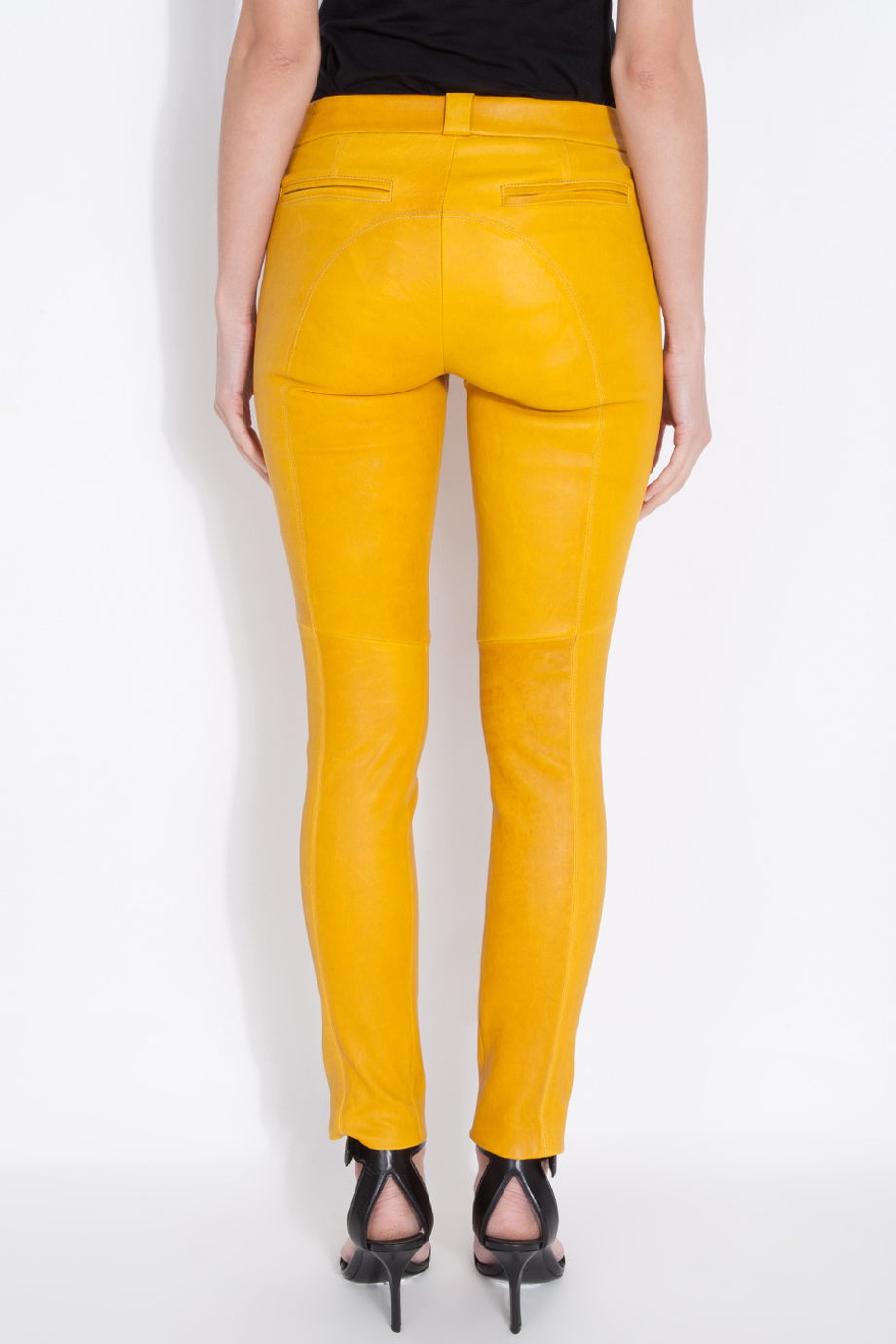 styling yellow pants