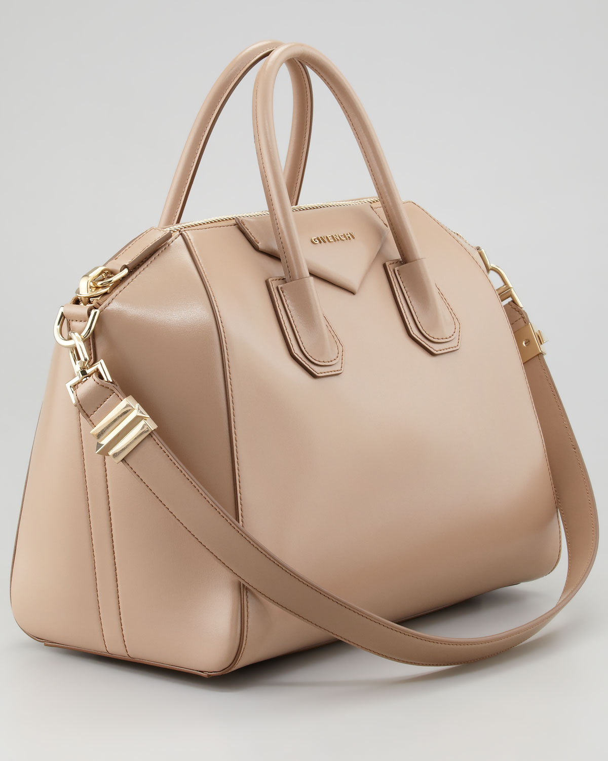 Givenchy Antigona Medium Satchel Bag L in Natural - Lyst