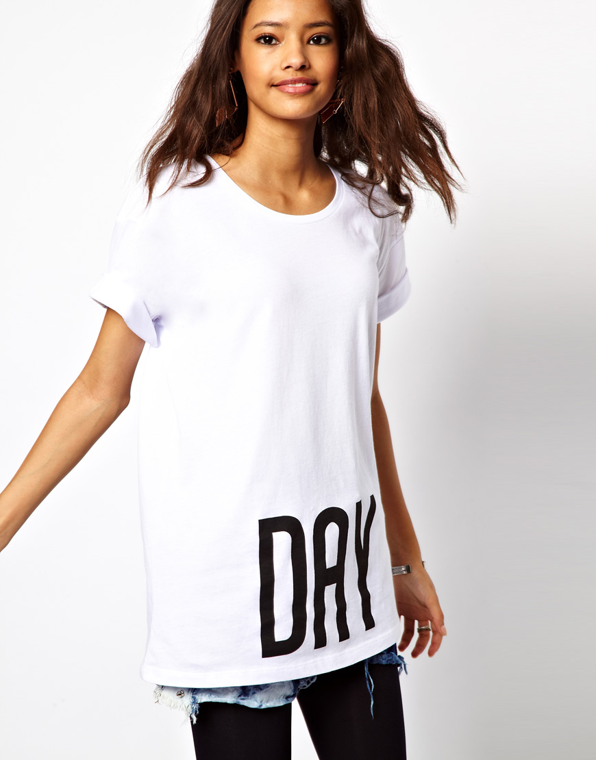 womens oversized white tee