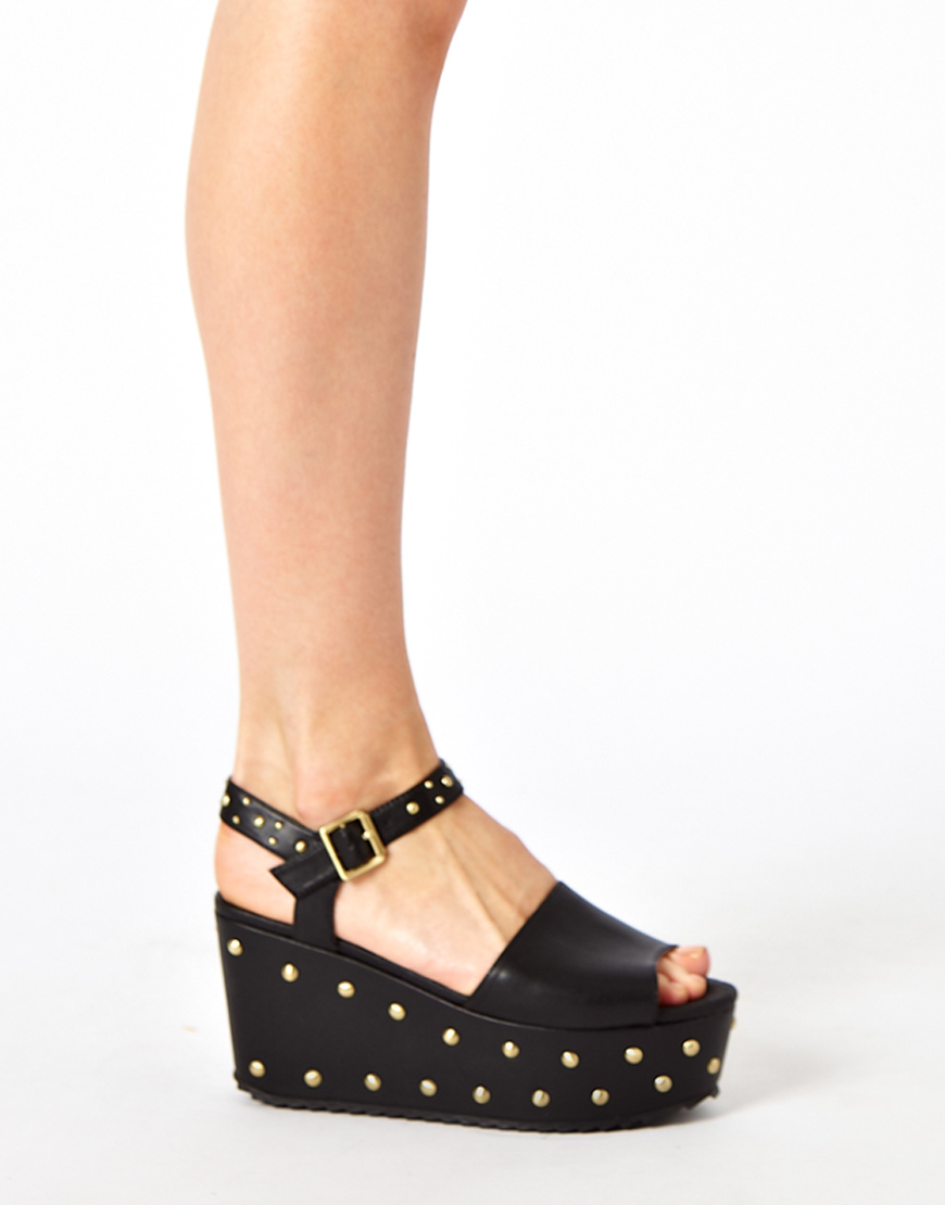 studded flatforms