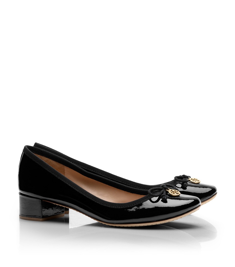 Tory Burch Low Heeled Pump in Black - Lyst