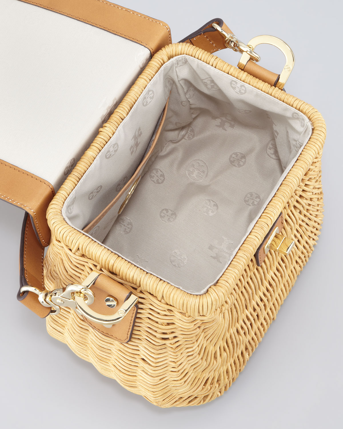 tory burch basket bag